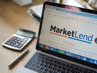 How can cash-strapped startups use invoice financing platforms like marketlend to survive sudden revenue drops?